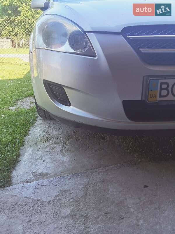 Хэтчбек Kia Ceed 2007 в Стрые