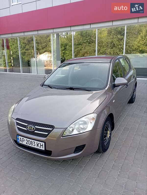 Хэтчбек Kia Ceed 2007 в Запорожье
