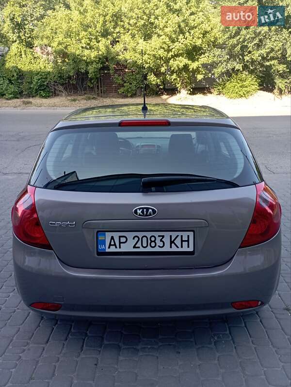 Хэтчбек Kia Ceed 2007 в Запорожье