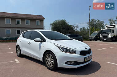 Хэтчбек Kia Ceed 2013 в 