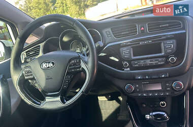 Хэтчбек Kia Ceed 2013 в 