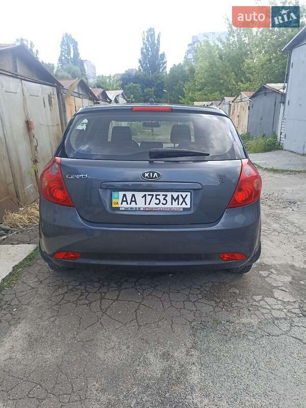Хэтчбек Kia Ceed 2008 в Киеве