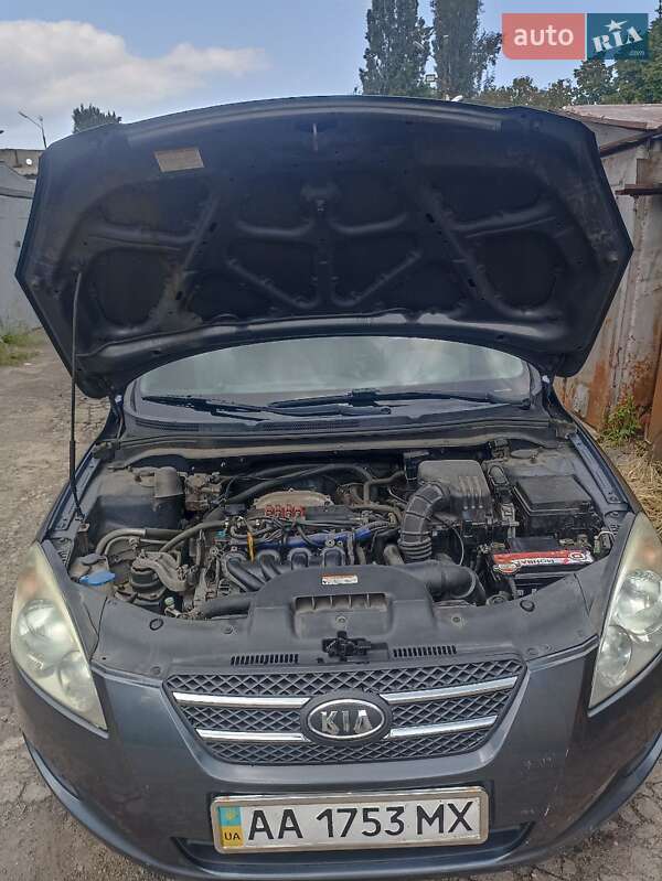 Хэтчбек Kia Ceed 2008 в Киеве