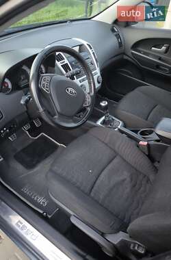 Хэтчбек Kia Ceed 2008 в 