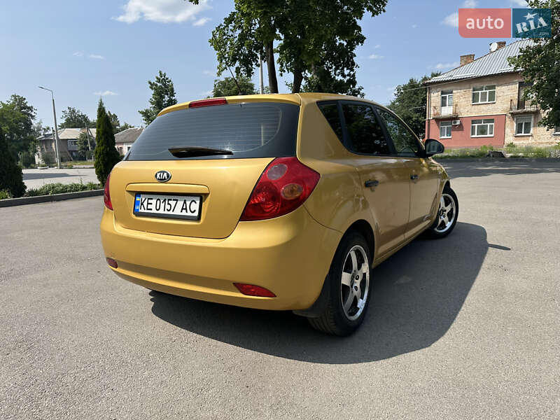 Хетчбек Kia Ceed 2008 в Дніпрі