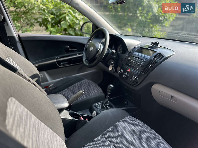 Универсал Kia Ceed 2008 в Трускавце