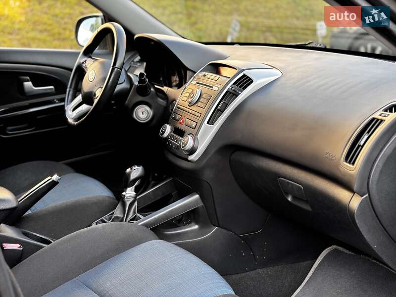 Универсал Kia Ceed 2011 в Николаеве