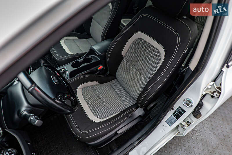 Хетчбек Kia Ceed 2016 в Києві