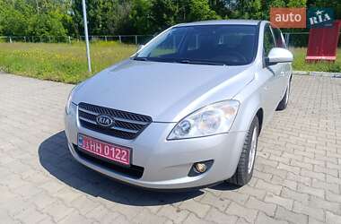 Хетчбек Kia Ceed 2009 в 