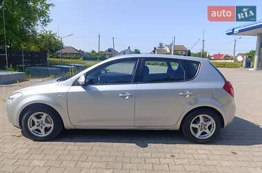 Хетчбек Kia Ceed 2009 в 