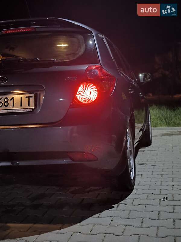 Хэтчбек Kia Ceed 2008 в Виноградове