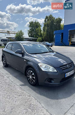 Хэтчбек Kia Ceed 2008 в Киеве
