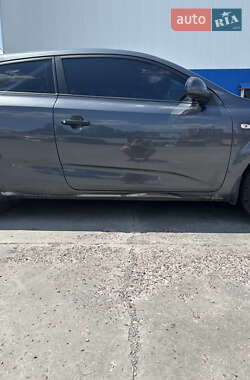Хэтчбек Kia Ceed 2008 в 