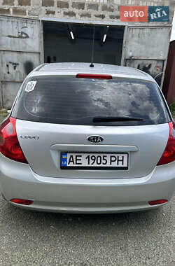 Хэтчбек Kia Ceed 2007 в 