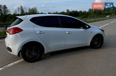 Хэтчбек Kia Ceed 2013 в 