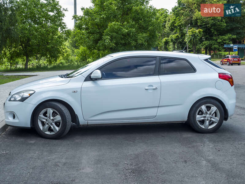 Хетчбек Kia Ceed 2008 в Нововолинську