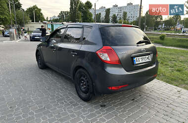 Хэтчбек Kia Ceed 2009 в 