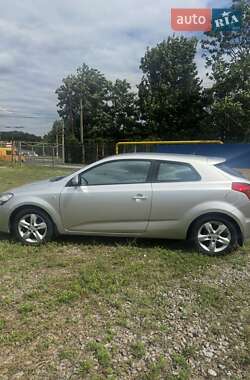 Хэтчбек Kia Ceed 2008 в 
