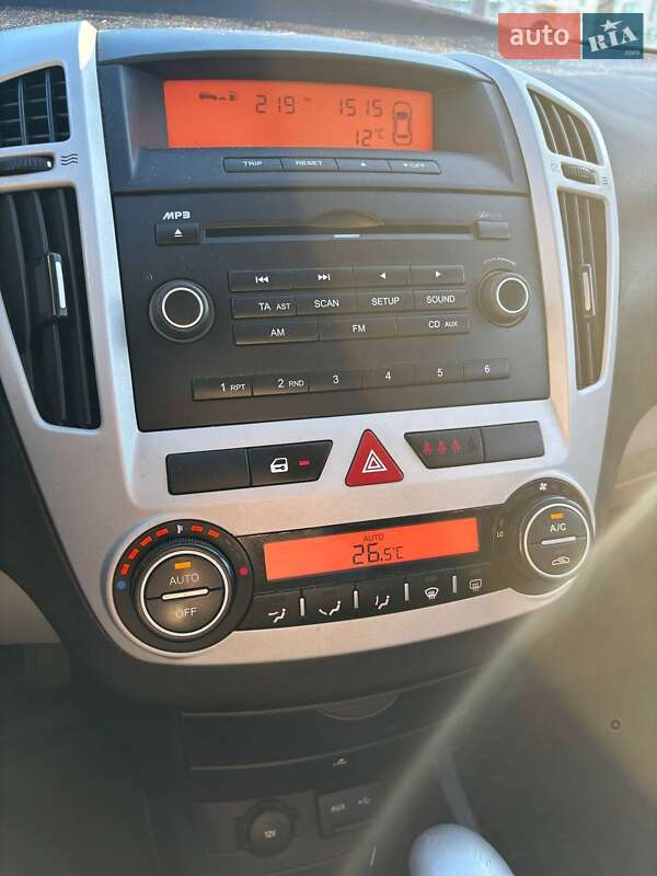 Хетчбек Kia Ceed 2008 в Дніпрі фото 5 Хетчбек Kia Ceed 2008 в Дніпрі