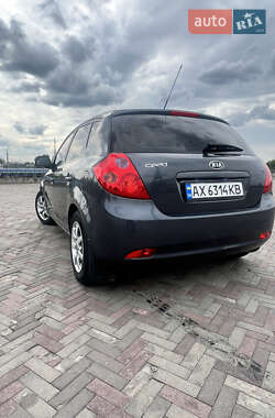 Хэтчбек Kia Ceed 2007 в 