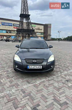 Хэтчбек Kia Ceed 2007 в 