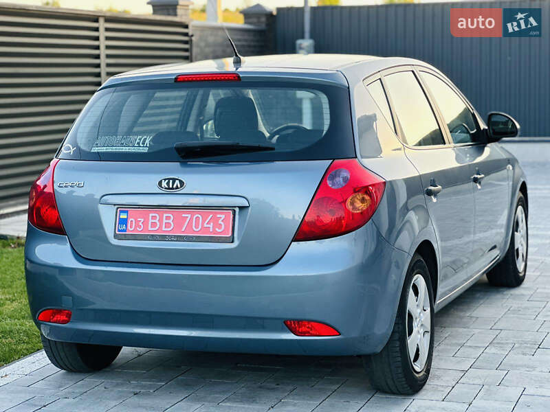 Хэтчбек Kia Ceed 2009 в Луцке