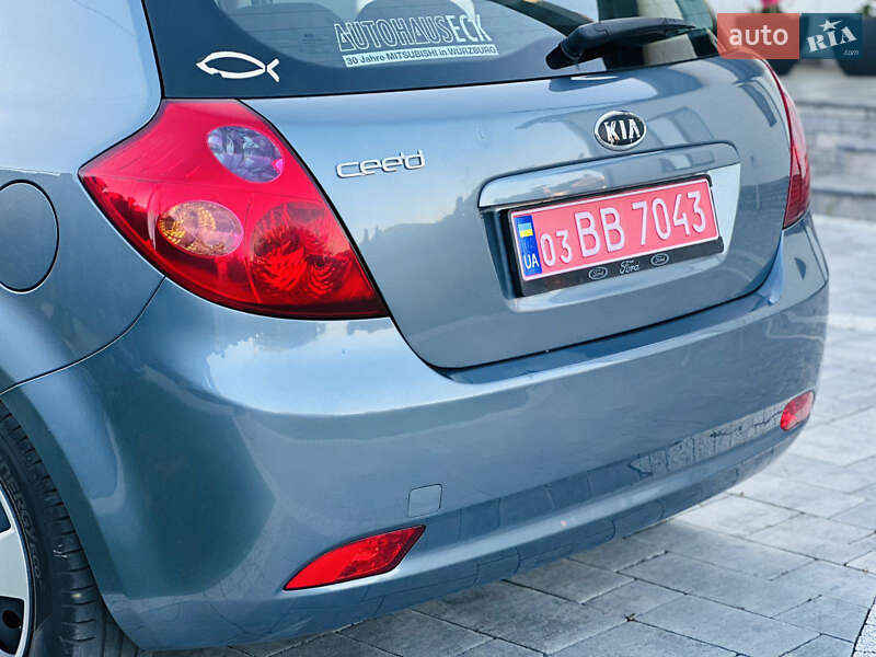 Хэтчбек Kia Ceed 2009 в Луцке