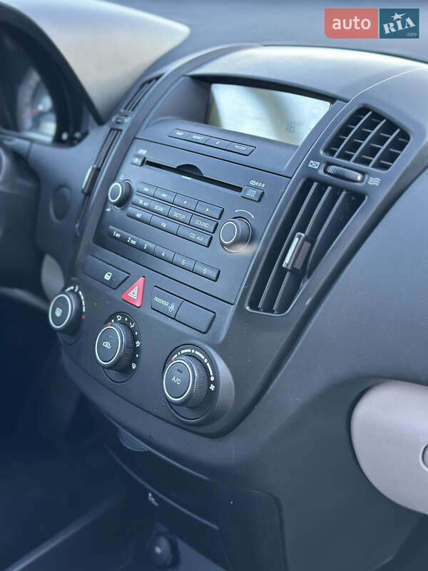 Хэтчбек Kia Ceed 2009 в Луцке