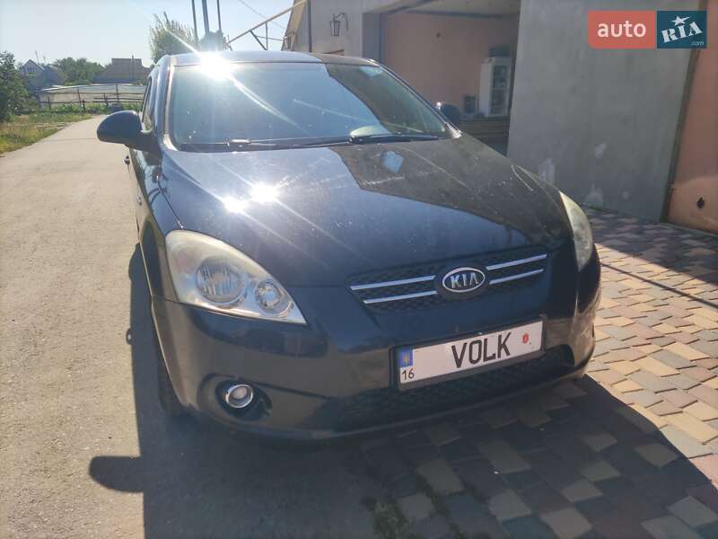 Хэтчбек Kia Ceed 2008 в Одессе