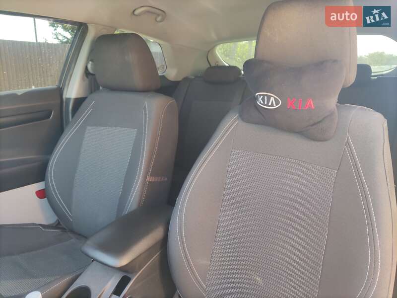 Хэтчбек Kia Ceed 2008 в Одессе