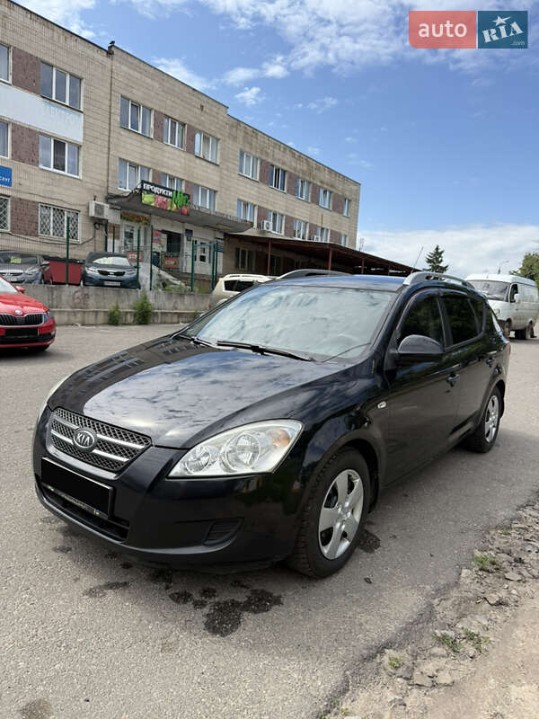Универсал Kia Ceed 2008 в Сумах