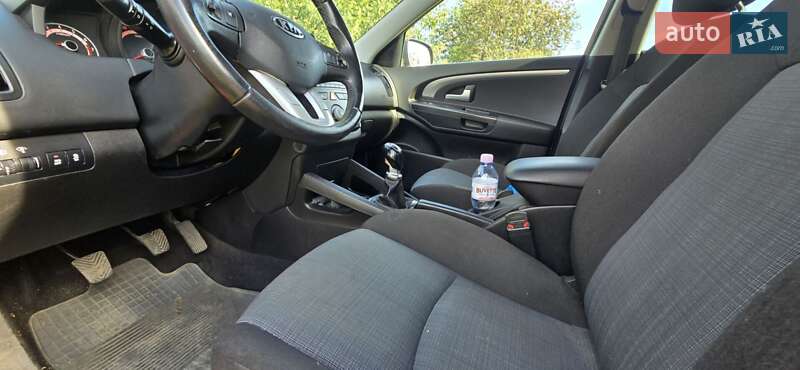 Универсал Kia Ceed 2009 в Золочеве