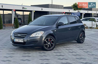 Хетчбек Kia Ceed 2007 в Хусті