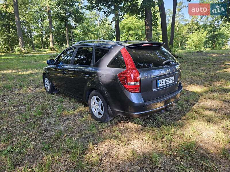 Універсал Kia Ceed 2010 в Звягелі