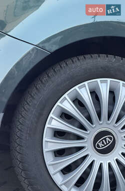 Хэтчбек Kia Ceed 2009 в Нововолынске