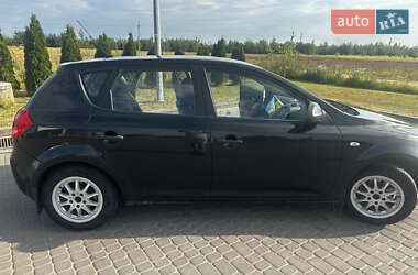 Хэтчбек Kia Ceed 2007 в 
