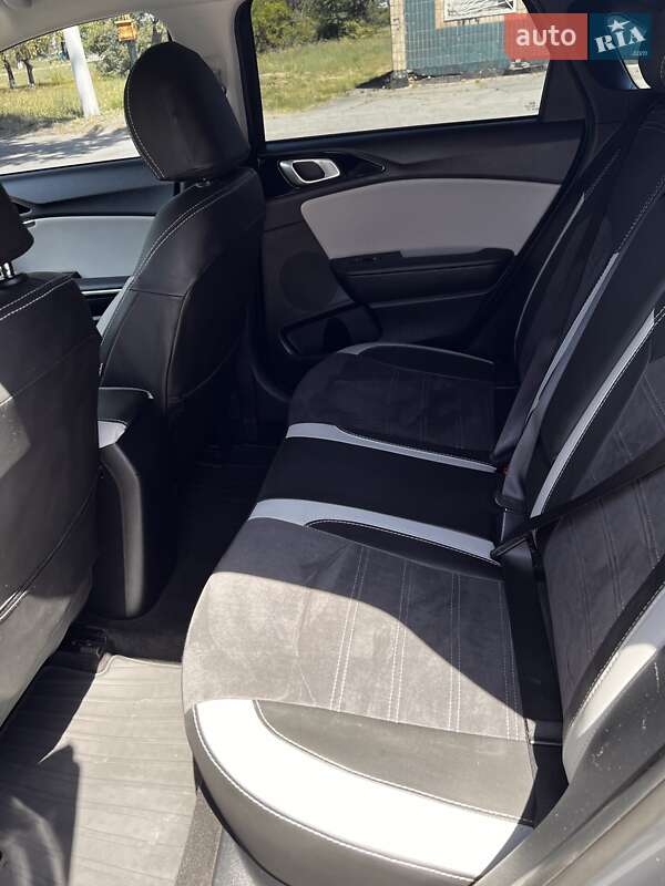 Хэтчбек Kia Ceed 2019 в Каменском