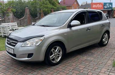 Хэтчбек Kia Ceed 2008 в Киеве