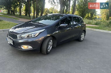 Хэтчбек Kia Ceed 2012 в Чернигове