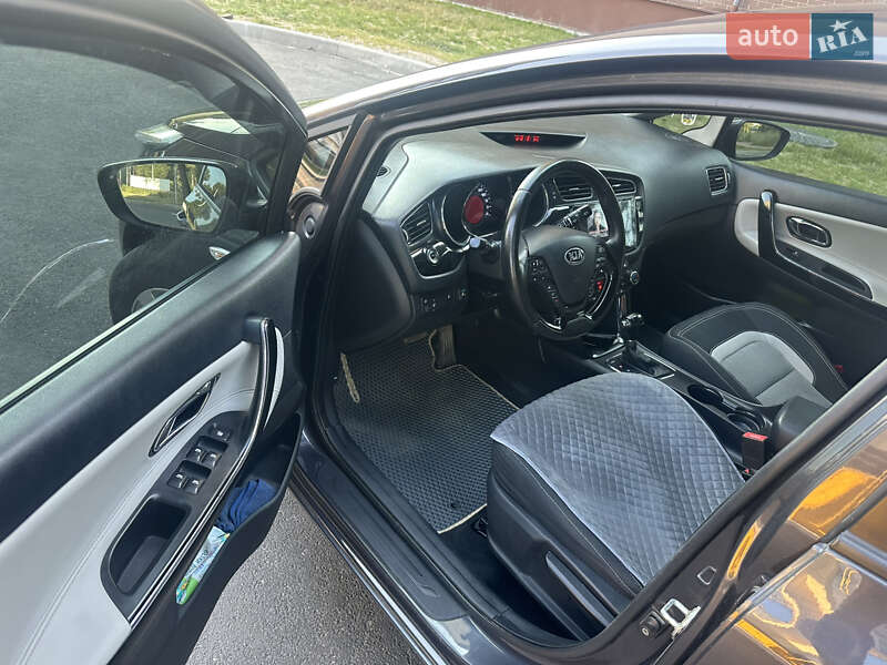 Хэтчбек Kia Ceed 2012 в Чернигове