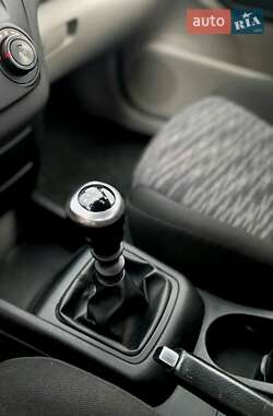 Хэтчбек Kia Ceed 2007 в 
