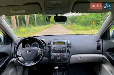 Хэтчбек Kia Ceed 2007 в 