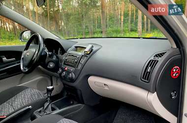 Хэтчбек Kia Ceed 2007 в 