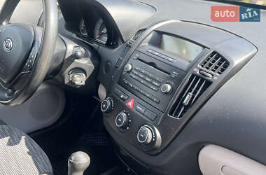 Хетчбек Kia Ceed 2009 в 