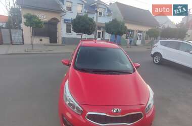 Хэтчбек Kia Ceed 2015 в Ужгороде