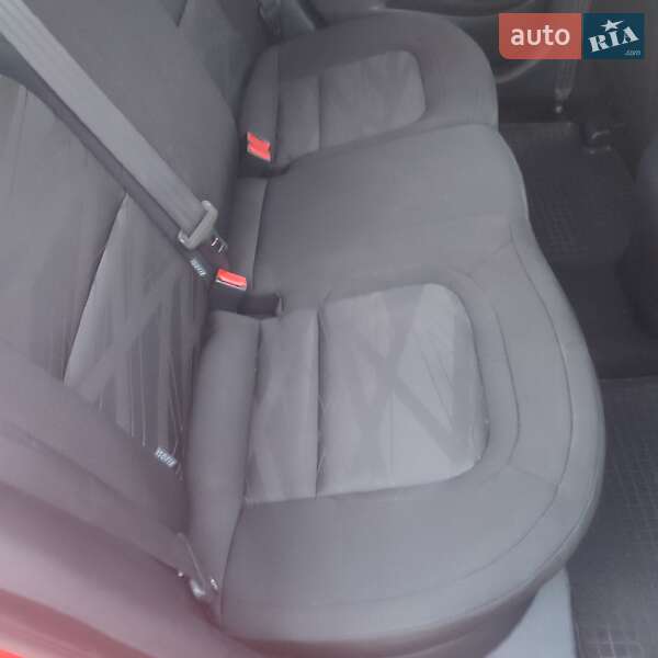 Хэтчбек Kia Ceed 2015 в Ужгороде