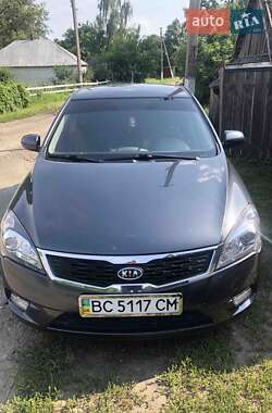 Хэтчбек Kia Ceed 2011 в Кролевце