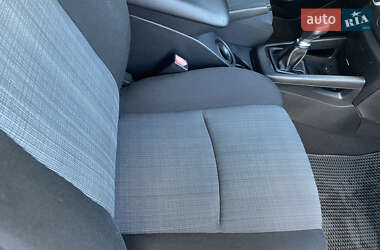 Хэтчбек Kia Ceed 2010 в 