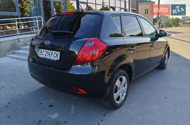 Хэтчбек Kia Ceed 2008 в 