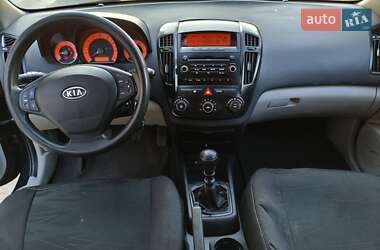 Хэтчбек Kia Ceed 2008 в 